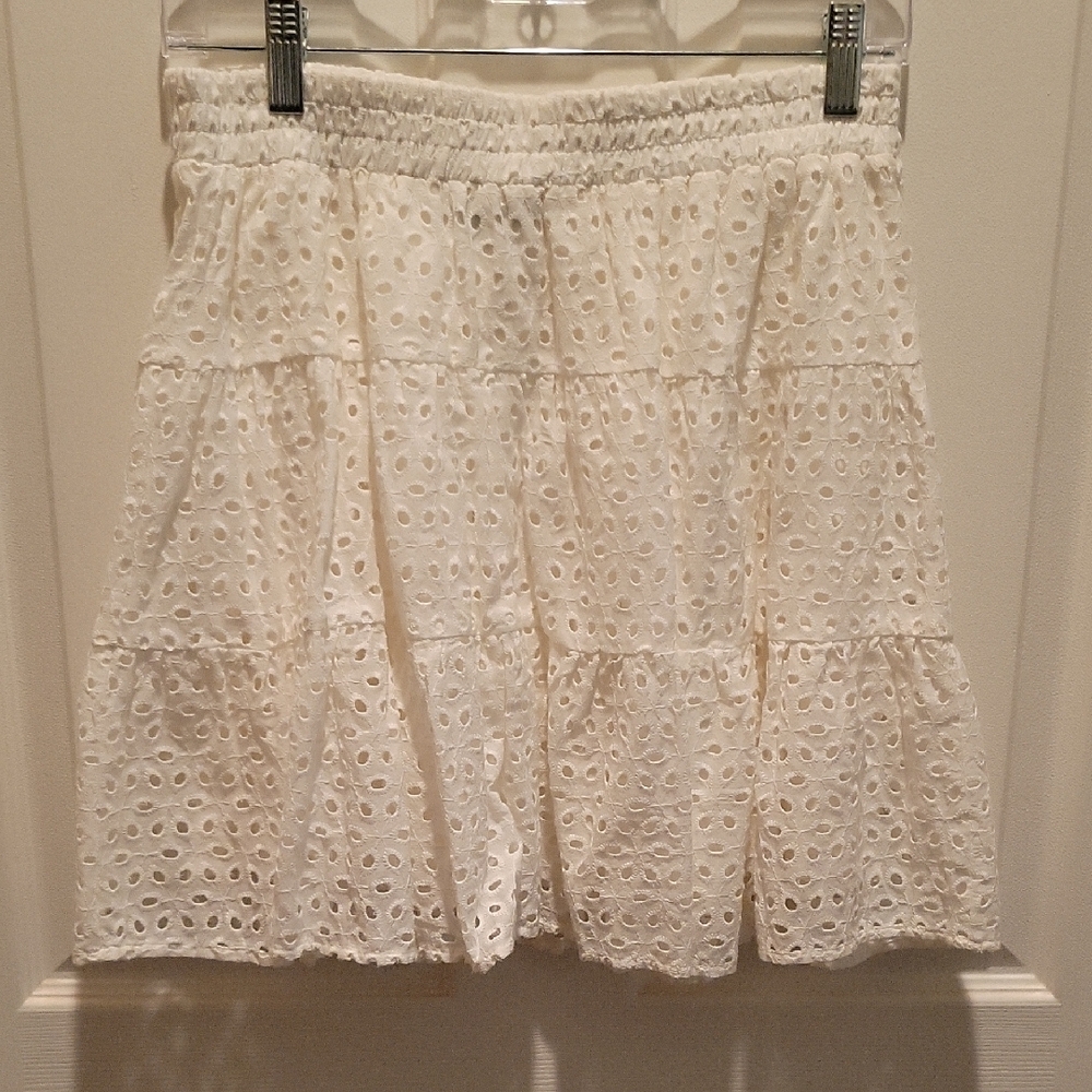 Wishlist Size Large Elegant White Eyelet Skirt